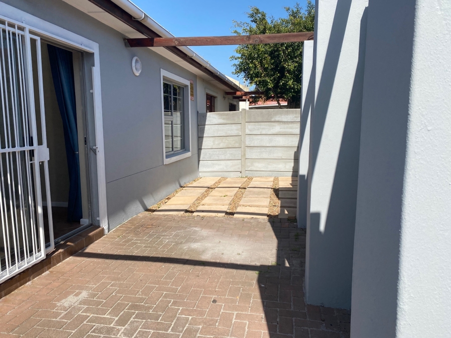 2 Bedroom Property for Sale in Parklands Western Cape